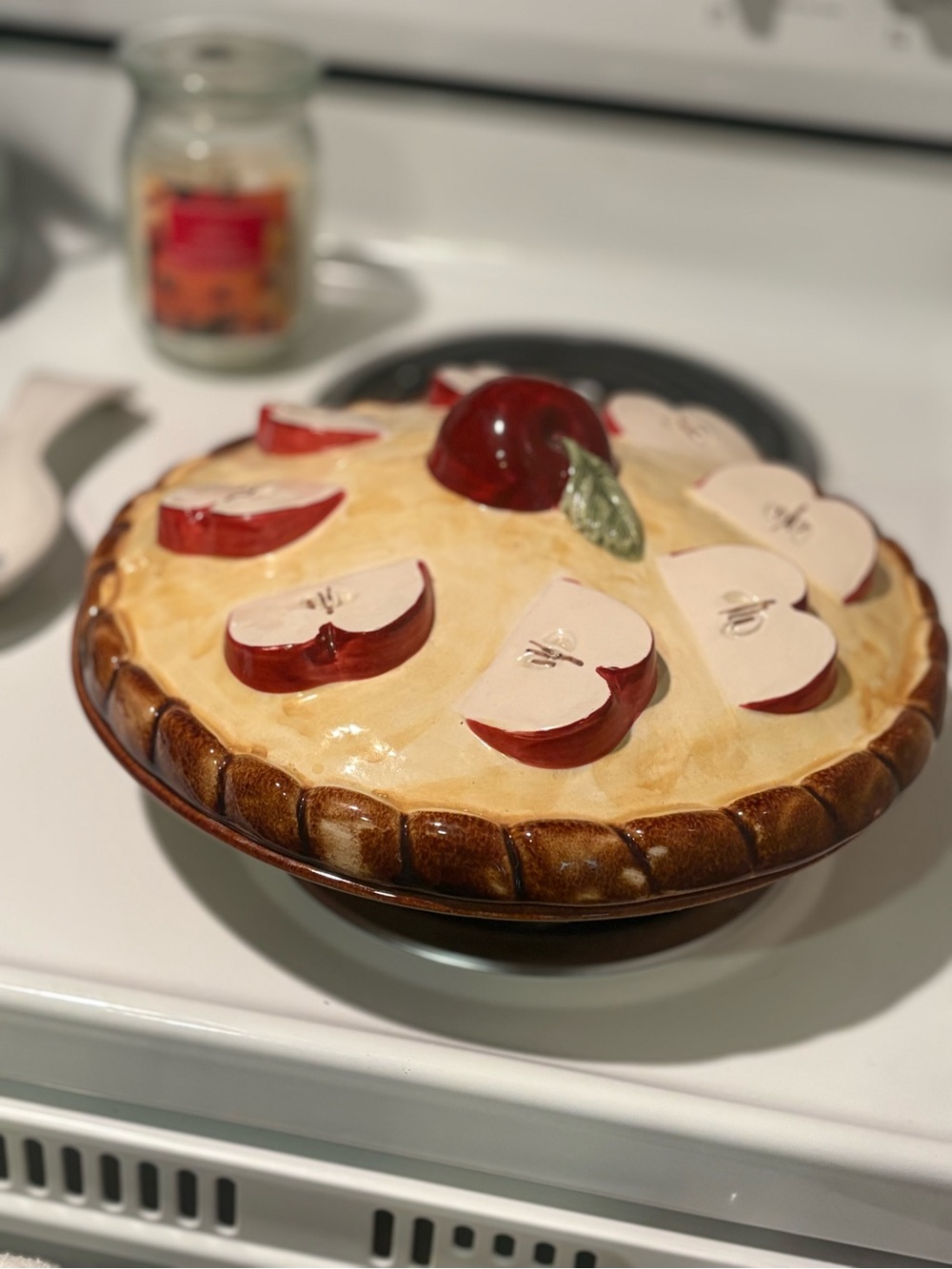 Vintage Ceramic Apple Pie Covered Dish